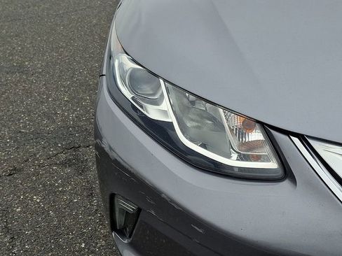 Used 2018 Chevrolet Volt LT w/ Comfort Package image 9