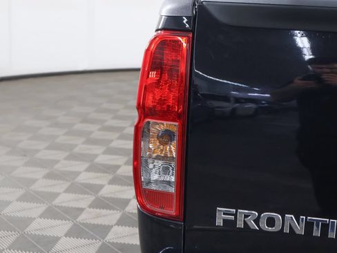 Used 2014 Nissan Frontier SL w/ SL Moonroof Package AWD/4WD image 14