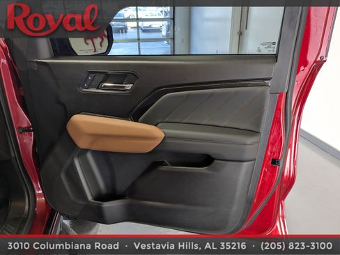 Used 2024 GMC Canyon AT4 w/ Technology Package image 7