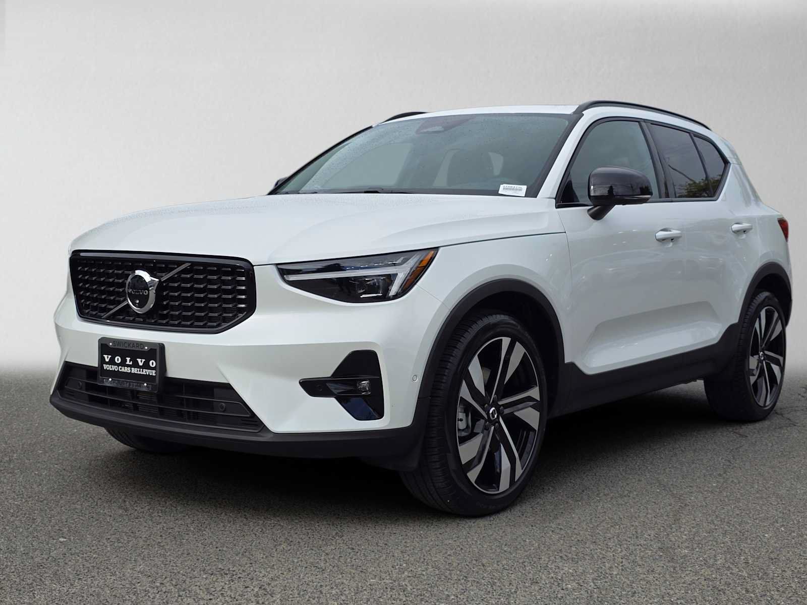 Used 2026 Volvo XC40 B5 Ultra w/ Climate Package AWD/4WD image 7