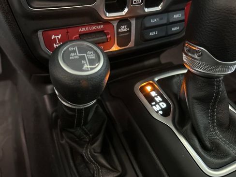 Used 2025 Jeep Wrangler Unlimited Sport S 4xe AWD/4WD image 9
