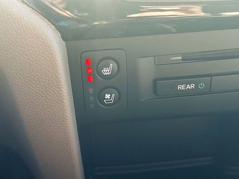 Used 2016 Honda Pilot Elite image 21