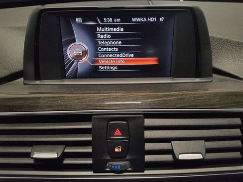 Used 2016 BMW 320i Sedan RWD image 25