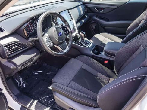 Used 2025 Subaru Outback Premium AWD/4WD image 15