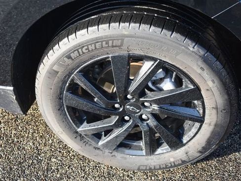 Used 2024 Chevrolet Equinox LS w/ LS Convenience Package image 11