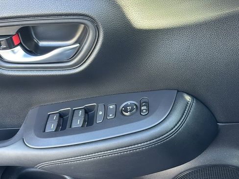 Certified 2025 Honda HR-V LX image 14