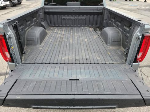 Used 2024 GMC Sierra 1500 Denali w/ Denali Reserve Package AWD/4WD image 10