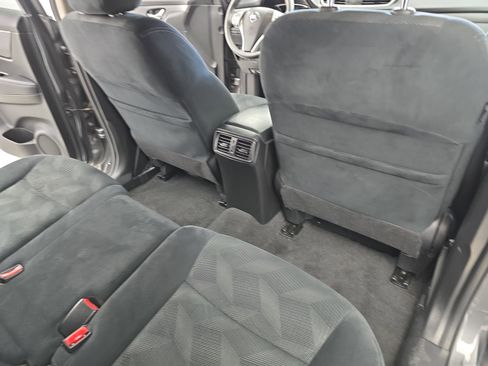 Used 2016 Nissan Rogue SV image 11