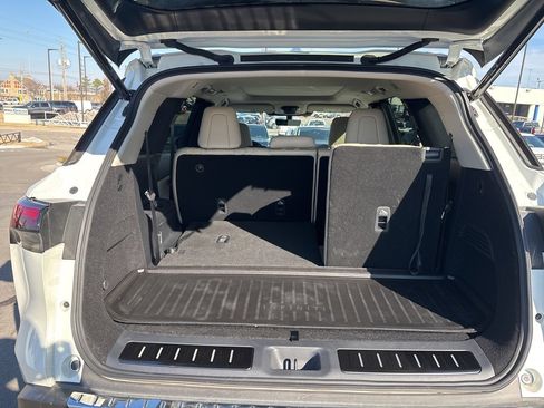 Used 2025 INFINITI QX60 Luxe w/ Lighting Package (N94) image 8