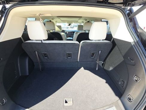 Used 2022 Buick Enclave Essence w/ Experience Buick Package FWD image 12