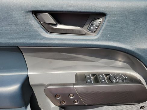 Used 2024 Ford Maverick Lariat w/ Black Appearance Package FWD image 8