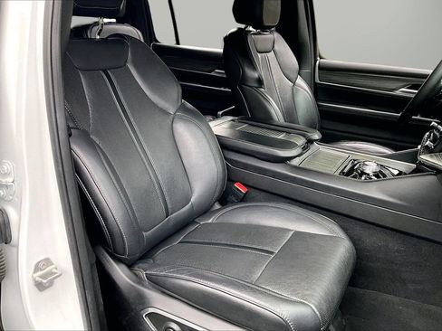 Certified 2024 Jeep Wagoneer Series III AWD/4WD image 22