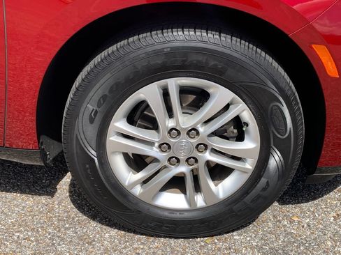 Used 2023 Buick Enclave Essence w/ Experience Buick Package FWD image 9