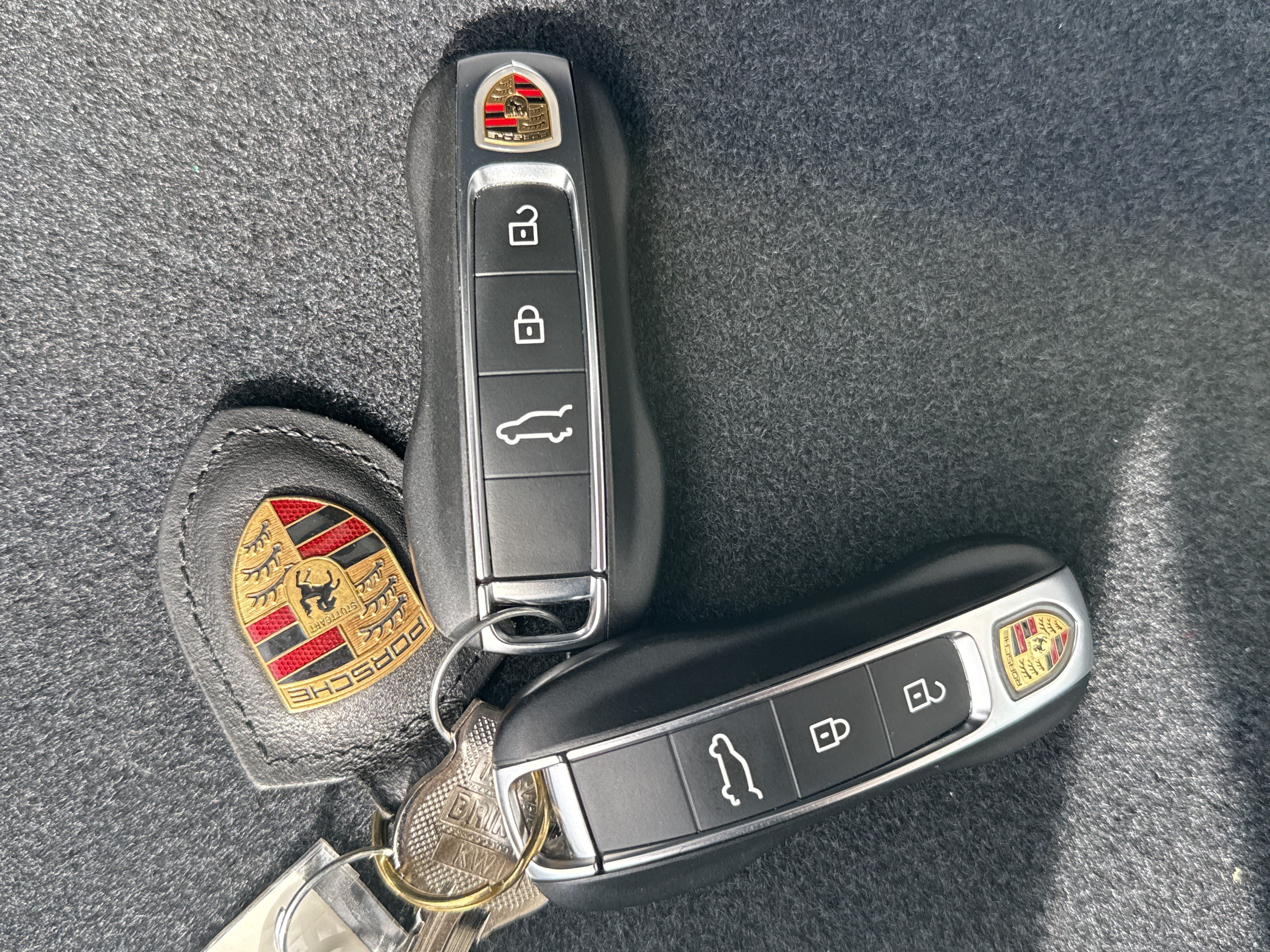 Used 2025 Porsche Cayenne S AWD/4WD image 29