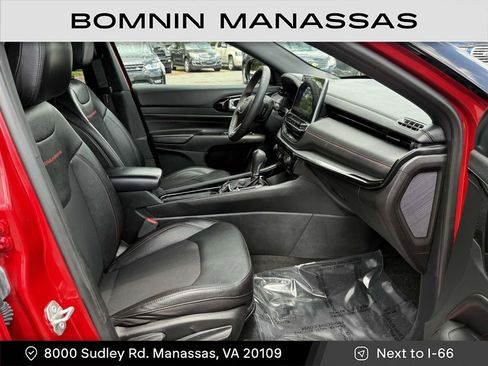 Used 2024 Jeep Compass Trailhawk image 9