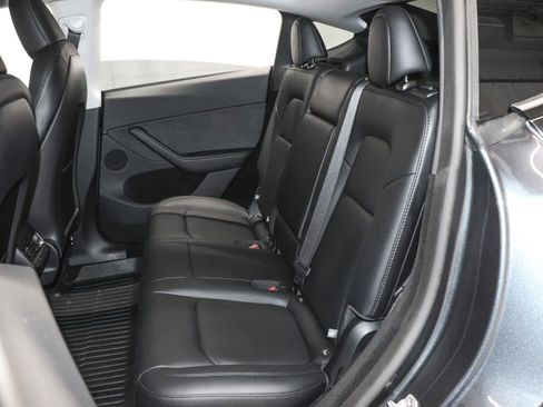 Used 2024 Tesla Model Y Long Range image 22