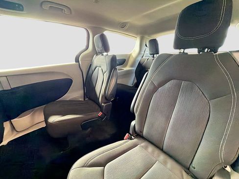 Used 2023 Chrysler Voyager LX image 23