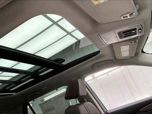 New 2026 Honda Pilot Touring image 10