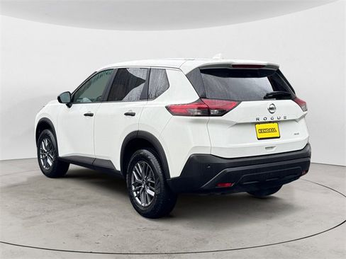 Used 2021 Nissan Rogue S image 3