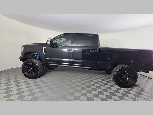 Used 2021 Ford F250 Platinum w/ FX4 Off-Road Package AWD/4WD image 45