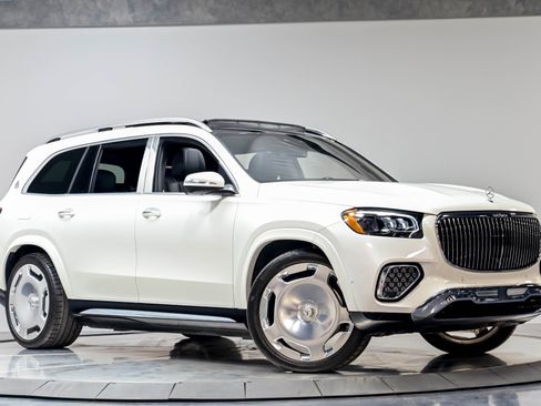 Used 2024 Mercedes-Benz Maybach GLS 600 4MATIC image 55
