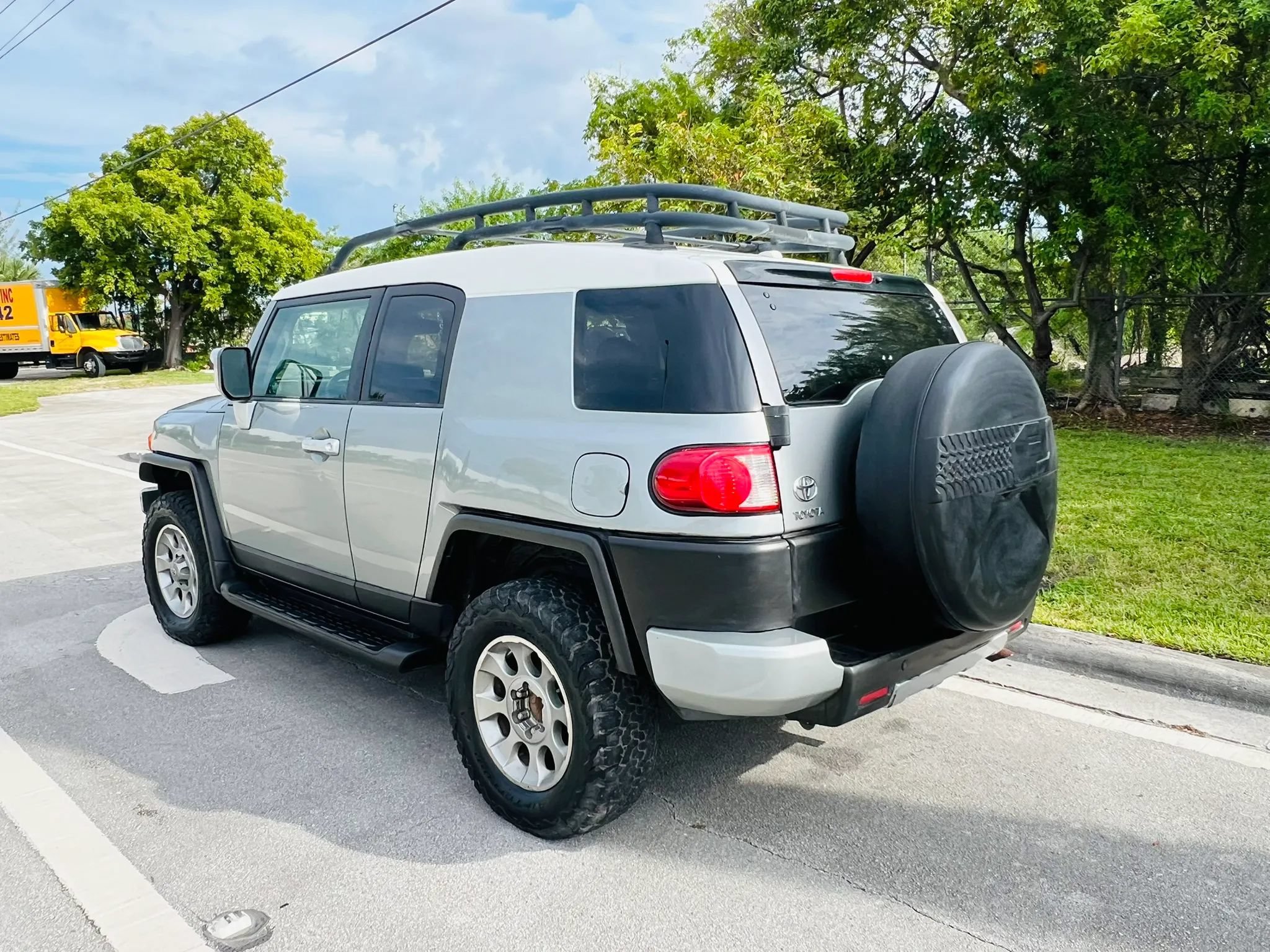 Used 2012 Toyota FJ Cruiser 4WD w/ Upgrade Pkg image 3