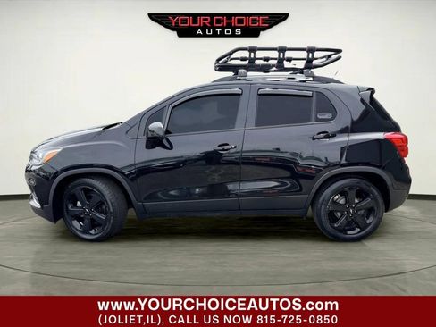 Used 2018 Chevrolet Trax Premier w/ Midnight Edition FWD image 2