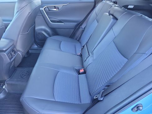 Used 2025 Toyota RAV4 XSE AWD/4WD image 12