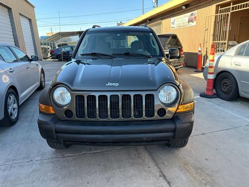 Used 2006 Jeep Liberty Sport w/ Skid Plate Group image 4