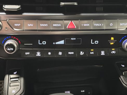 Used 2025 Kia Telluride SX X-Line AWD/4WD image 18
