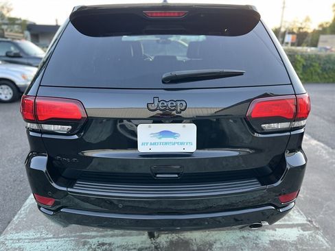 Used 2018 Jeep Grand Cherokee Altitude AWD/4WD image 4