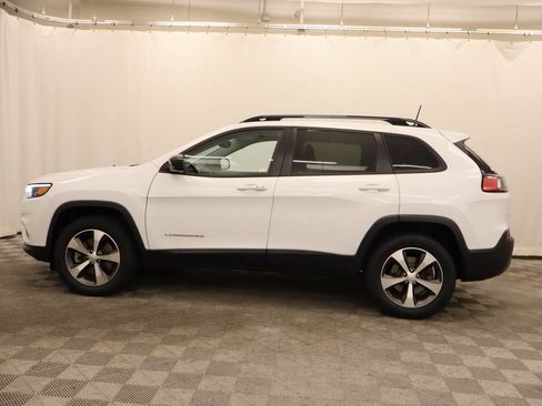 Used 2022 Jeep Cherokee Limited AWD/4WD image 2