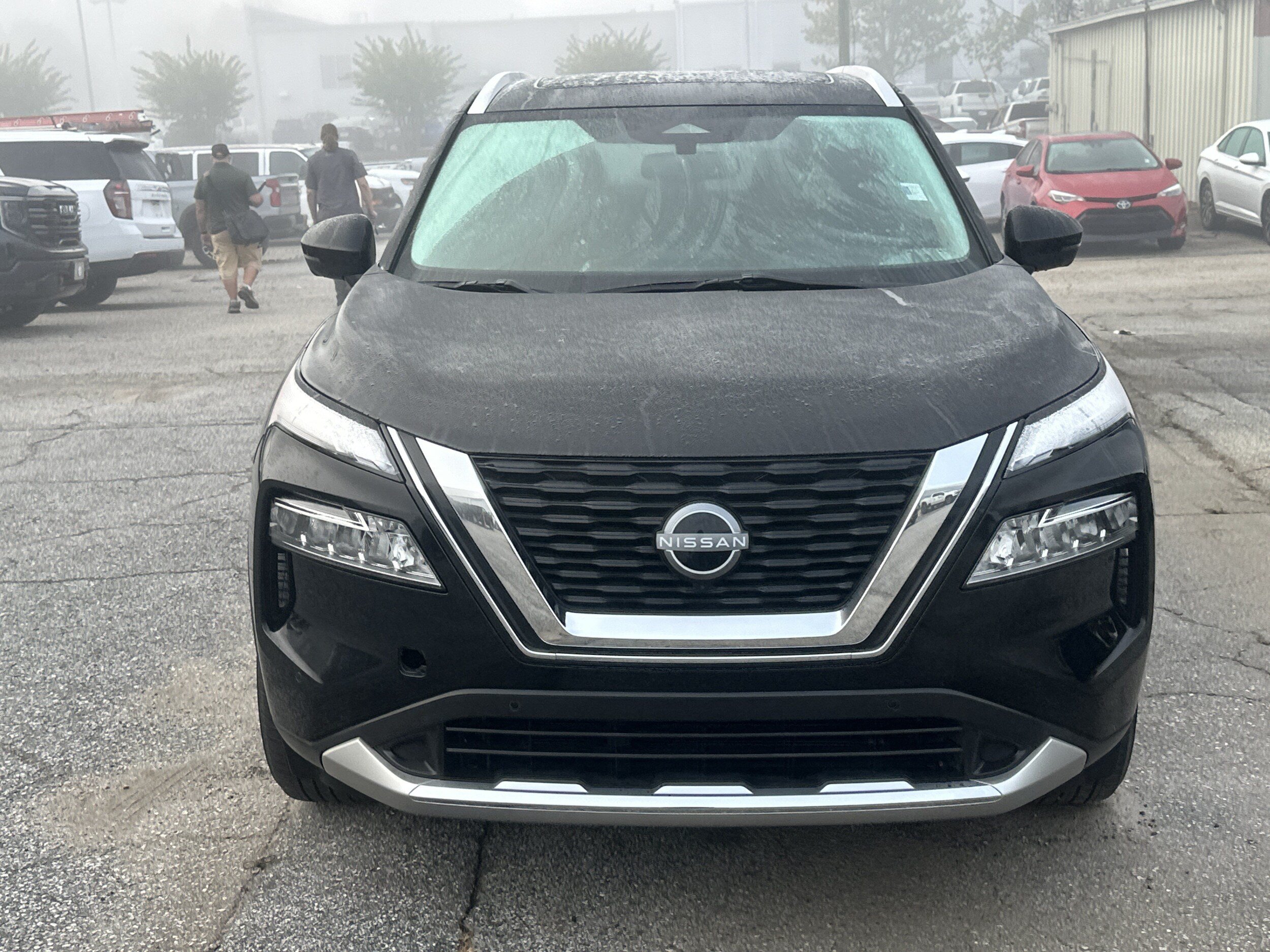 Used 2023 Nissan Rogue Platinum w/ Platinum Premium Package FWD image 2