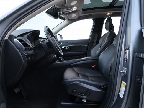 Used 2020 Volvo XC90 T5 Momentum image 27