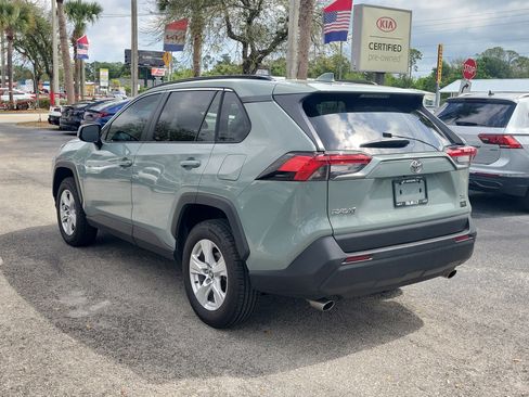 Used 2020 Toyota RAV4 XLE w/ Convenience Package FWD image 4