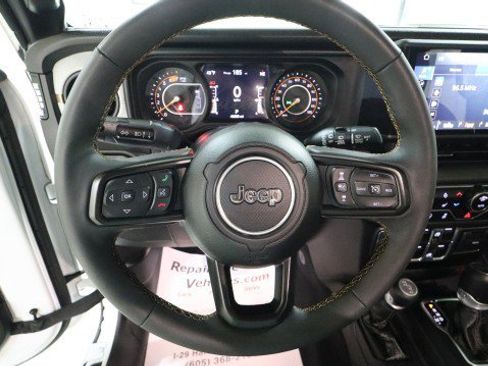 Used 2024 Jeep Wrangler Unlimited Sport image 19