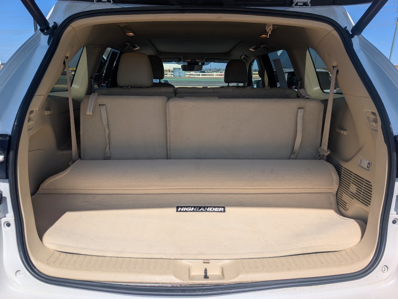 Used 2017 Toyota Highlander Limited Platinum FWD image 10