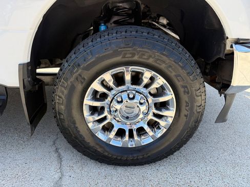 Used 2021 Ford F250 XLT w/ XLT Premium Package AWD/4WD image 14