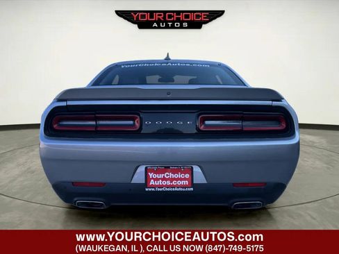 Used 2016 Dodge Challenger SXT Plus RWD image 4