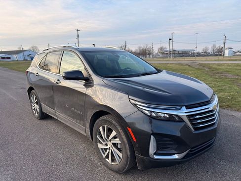 Used 2022 Chevrolet Equinox Premier image 2