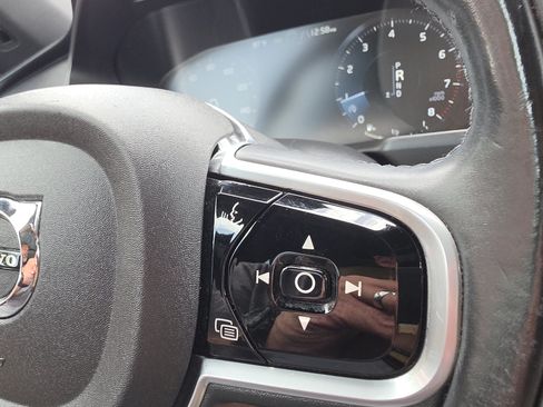 Used 2018 Volvo XC90 T6 Momentum w/ Convenience Package AWD/4WD image 46