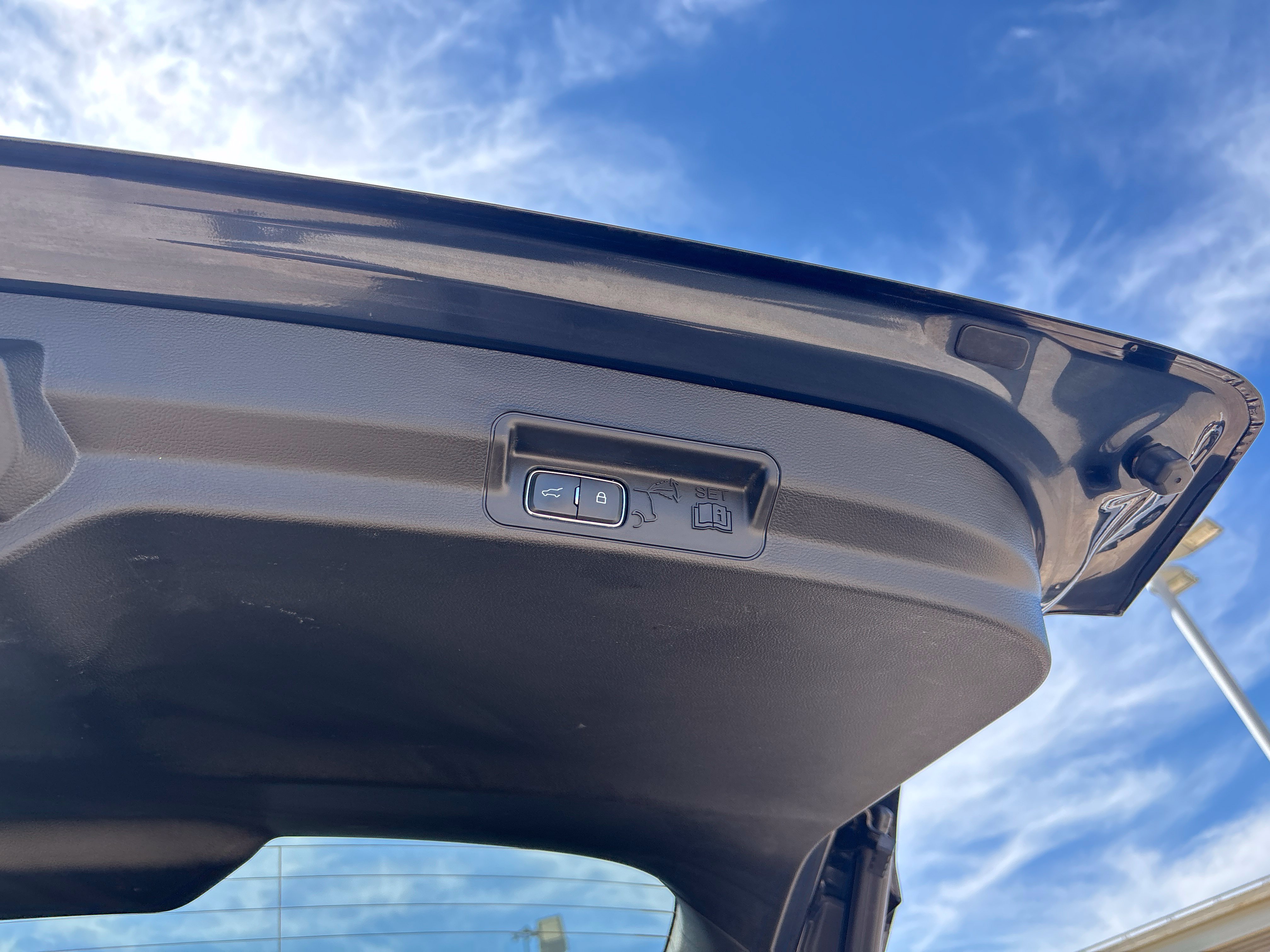 Used 2024 Ford Explorer XLT w/ Equipment Group 202A RWD image 12