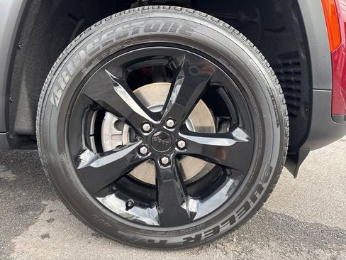 New 2025 Jeep Grand Cherokee L Altitude image 12