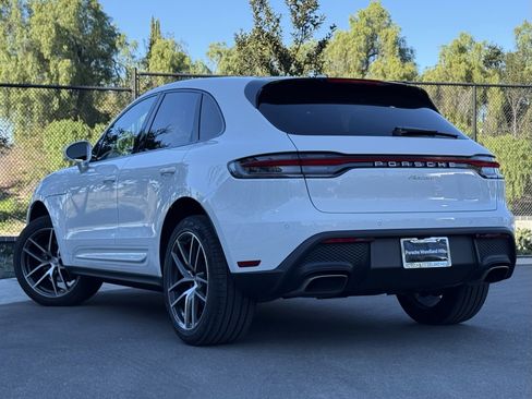 Used 2025 Porsche Macan image 3