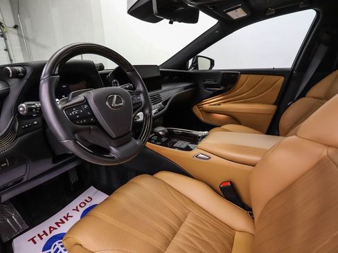 Used 2024 Lexus LS 500 AWD w/ Luxury Package image 10