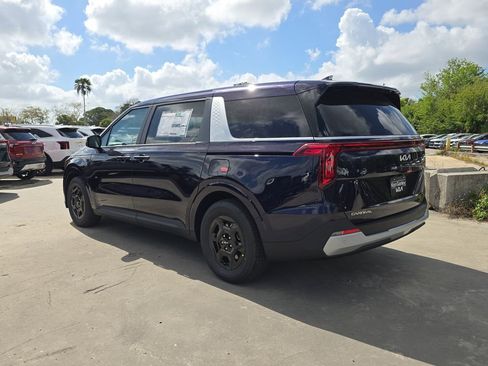 New 2026 Kia Carnival LX image 6