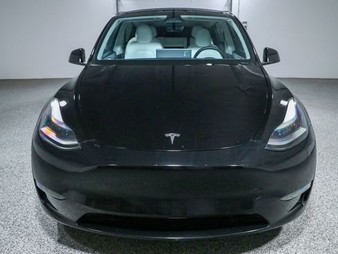 Used 2023 Tesla Model Y Long Range AWD/4WD image 4