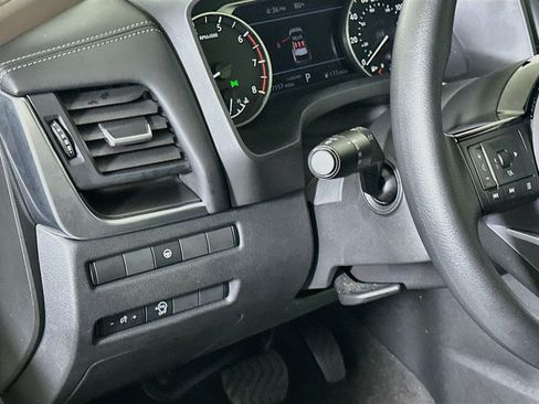 Used 2023 Nissan Rogue SV FWD image 17