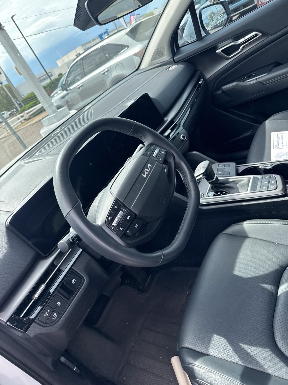 Used 2026 Kia Sportage EX FWD image 4