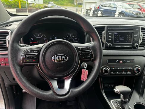 Used 2017 Kia Sportage LX AWD/4WD image 15